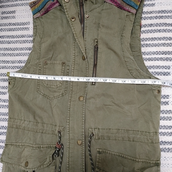 Roots Woven Utility Vest Size XS - Picture 13 of 16